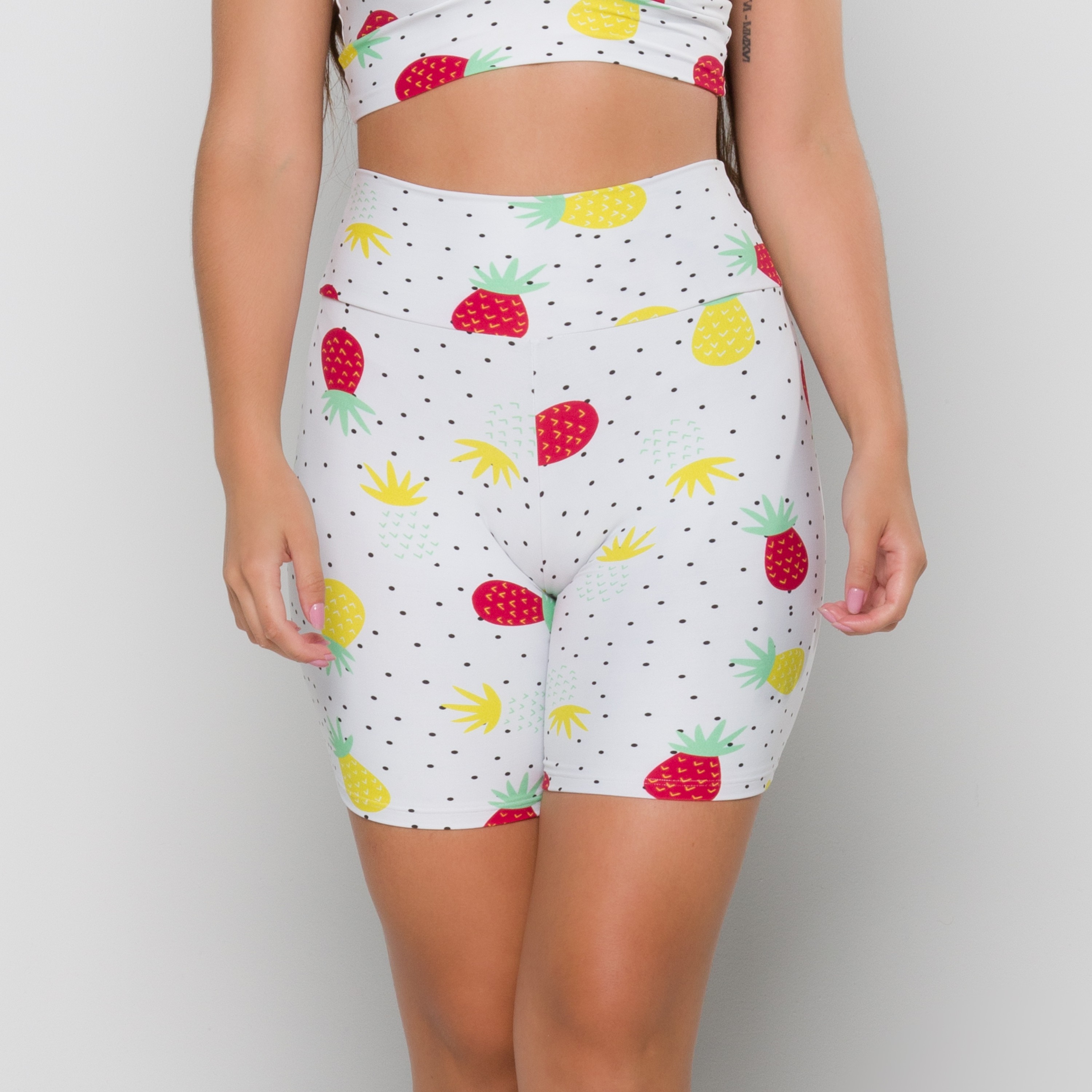 Short Básico Estampa Digital Abacaxi Branco